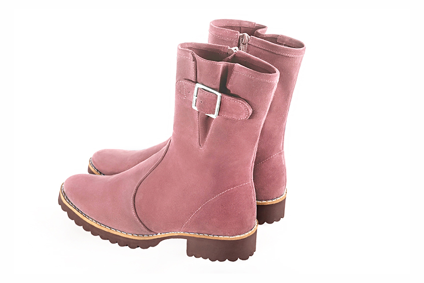 Bottines élégantes et raffinées avec des boucles sur le côté, coloris rose vieux rose. Bout rond. Semelle gomme plat. Personnalisation : Choix des cuirs, des couleurs et des talons. Cou-de-pied sur mesure. - Florence KOOIJMAN